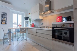 Fridge, microwave, oven, coffee/tea maker