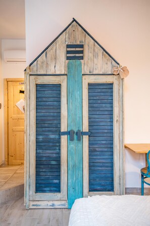 Classic Quadruple Room | Desk, blackout drapes, free WiFi, bed sheets - Panacea Country House (Castellabate)