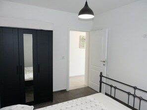 2 bedrooms, iron/ironing board, WiFi, bed sheets