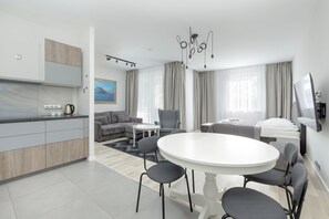 Superior Apartment | Desk, free WiFi, bed sheets