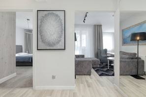 Appartement supérieur | Bureau, accÚs au Wi-Fi (inclus), literie fournie