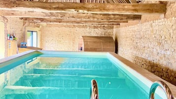 Innenpool, beheizter Pool