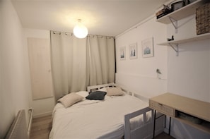 2 bedrooms, WiFi, bed sheets
