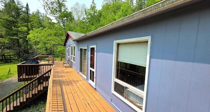 Redbird - Cozy Waterfront Cottage on Muskoka River