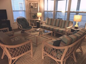 Living area - Holland House - Oceanfront, Dog Friendly (Pawleys Island)