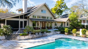 Een verwarmd zwembad