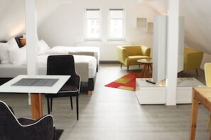 1 bedroom, WiFi - Apartment Rose with 35 sqm - in the Château d'Esprit (Höhr-Grenzhausen)