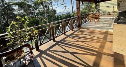 Linda casa com vista para o mar