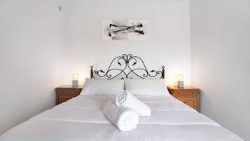 2 slaapkamers, een strijkplank/strijkijzer, gratis wifi, beddengoed