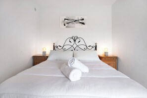 2 chambres, fer et planche à repasser, Wi-Fi gratuit, draps fournis