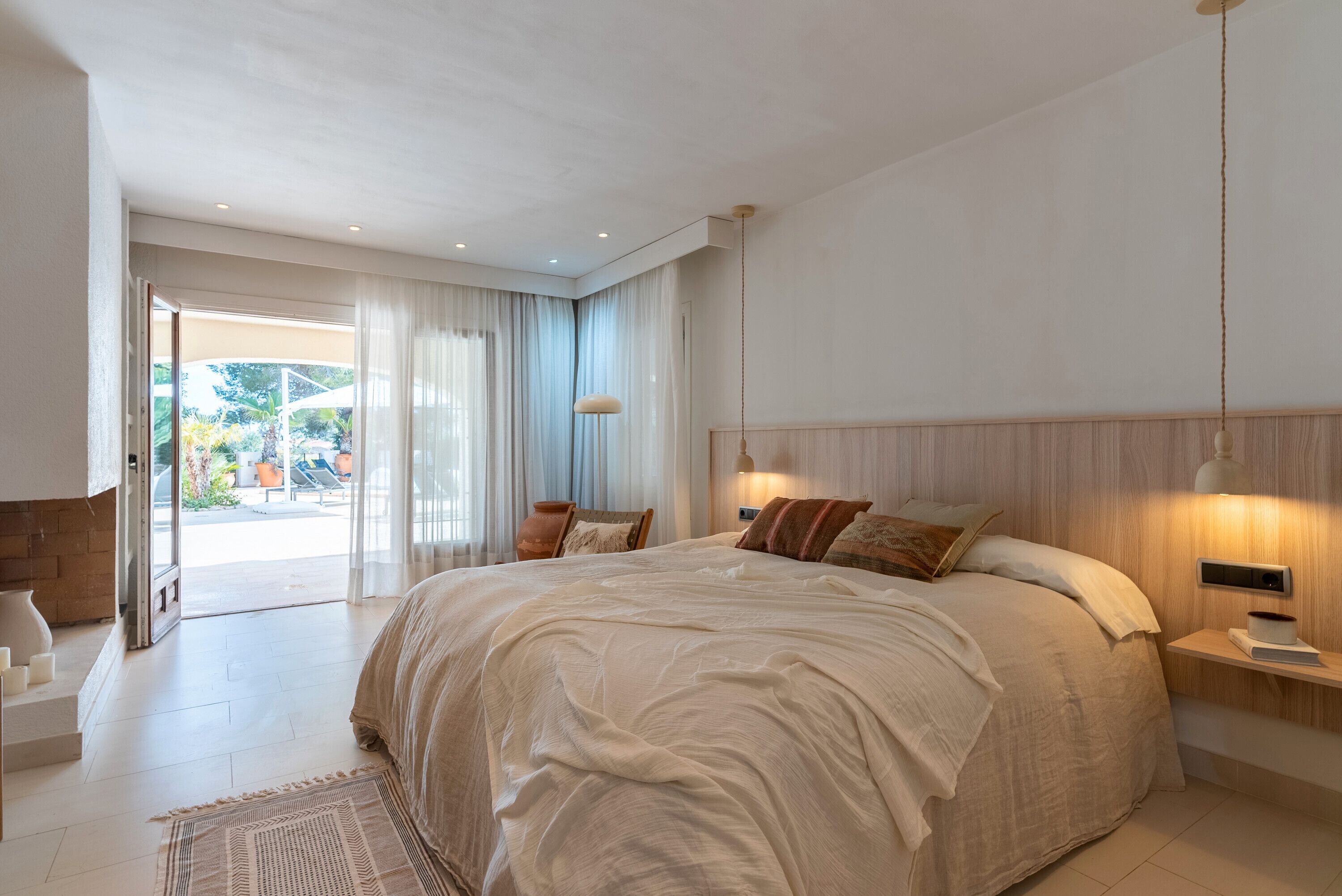 7 bedrooms, iron/ironing board, free WiFi, bed sheets