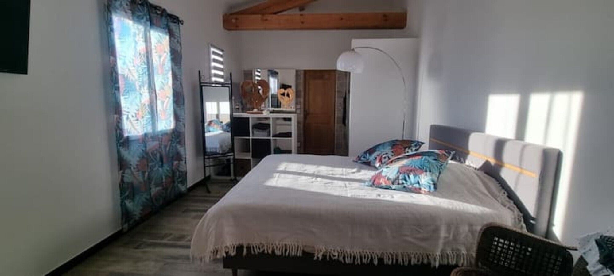 3 chambres, bureau, fer et planche à repasser, Wi-Fi gratuit