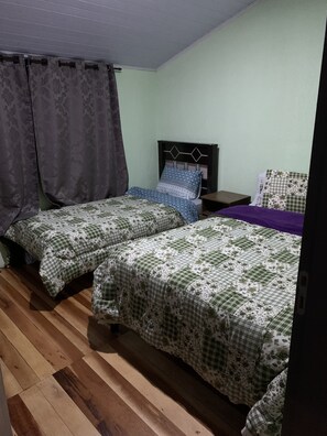 5 quartos, Wi-Fi, roupa de cama