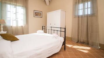 2 habitaciones, tabla de planchar con plancha y wifi gratis