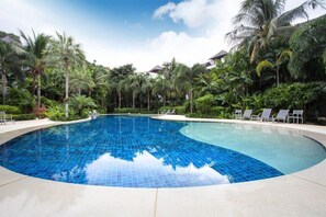Outdoor pool - Bangtao Beach Garden (Choeng Thale)