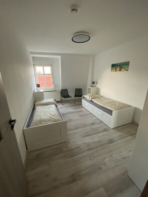 2 bedrooms, travel crib, free WiFi, bed sheets