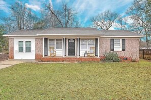 Exterior - Quiet Comfort | Chas Attractions- Family Friendly (Goose Creek)