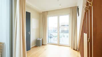 Superior-Apartment | 1 Schlafzimmer, hochwertige Bettwaren, laptopgeeigneter Arbeitsplatz