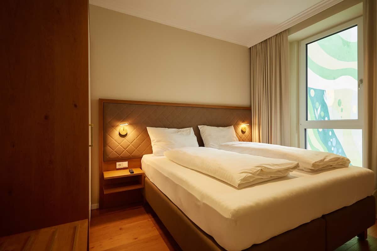 Comfort Apartment | 1 bedroom, premium bedding, laptop workspace, blackout drapes