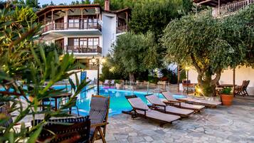 Alberca al aire libre por temporada