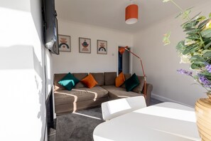 Interior - Two bedroom apartment in Dartford-Lovely decor (Dartford)