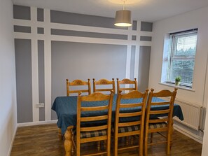 Dining - Large modern 4 Bedroom house, city center location (Cardiff)