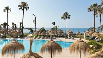 Sisäuima-allas, ulkouima-allas