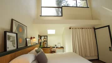 Vaulted King | Màn/rèm cản sáng, bàn ủi/dụng cụ ủi quần áo, nôi/cũi di động