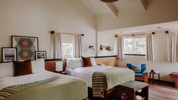 Phòng Deluxe, 2 giường cỡ queen | Màn/rèm cản sáng, bàn ủi/dụng cụ ủi quần áo, nôi/cũi di động