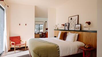 Deluxe King Room | Blackout drapes, iron/ironing board, travel crib, free WiFi