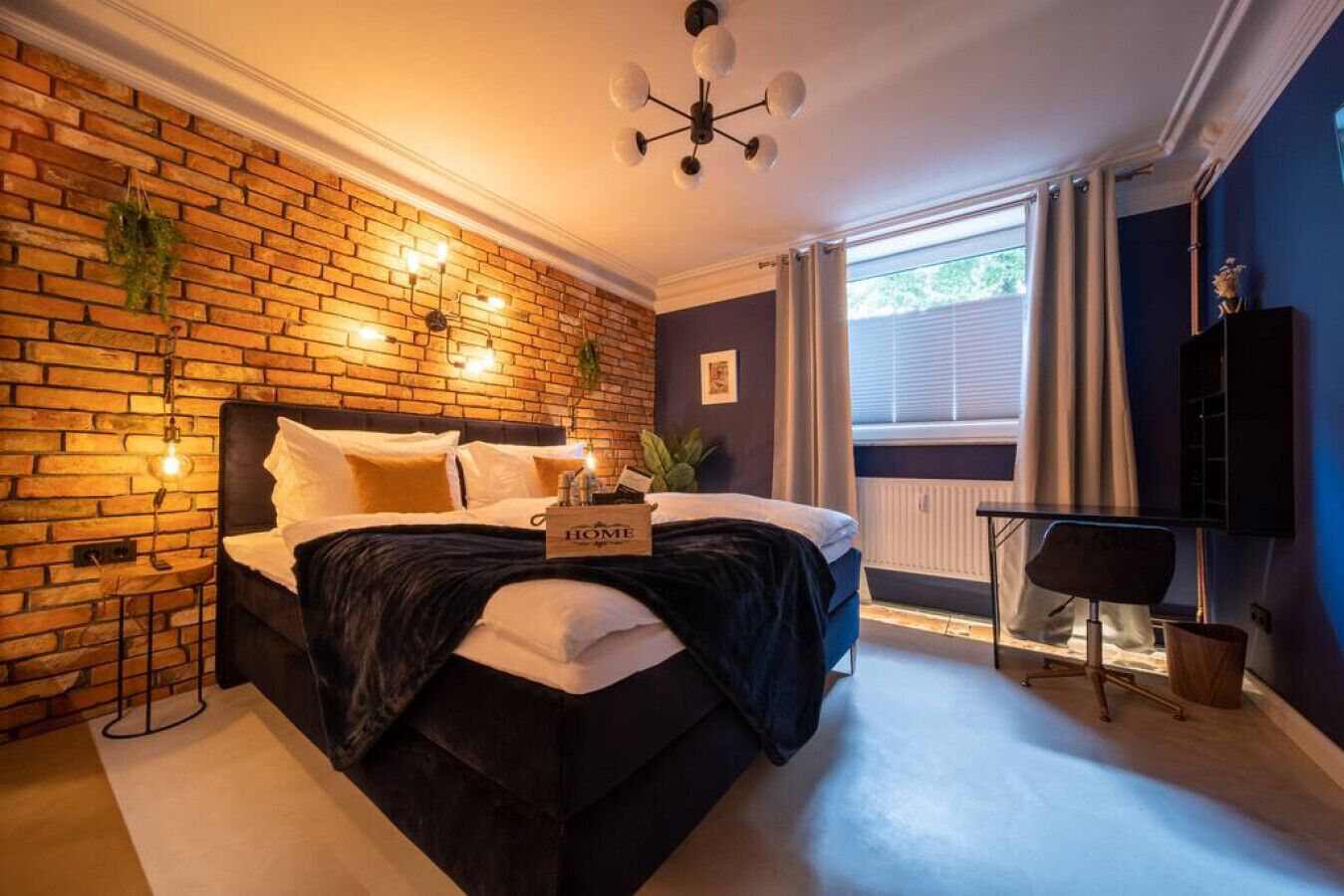 2 slaapkamers, een bureau, een strijkplank/strijkijzer, gratis wifi