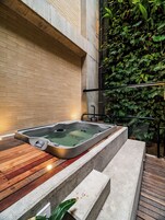 Grand Studio Suite, 1 King Bed, Hot Tub, Ground Floor | Terrace/patio