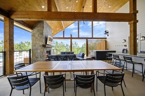 Dining - Papa Casa- 7bd with Pool and 2 Hot tubs (Broken Bow)