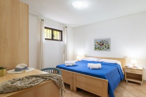 3 Schlafzimmer, Bügeleisen/Bügelbrett, Reisekinderbett, Bettwäsche