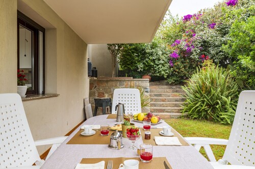 Villa Deffenu 100 meters from the beach