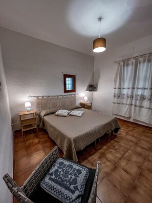 2 bedrooms, iron/ironing board, free WiFi, bed sheets - Clear House with direct access to the beach (Marina San Gemiliano)
