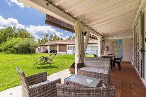 تناول الطعام بالخارج