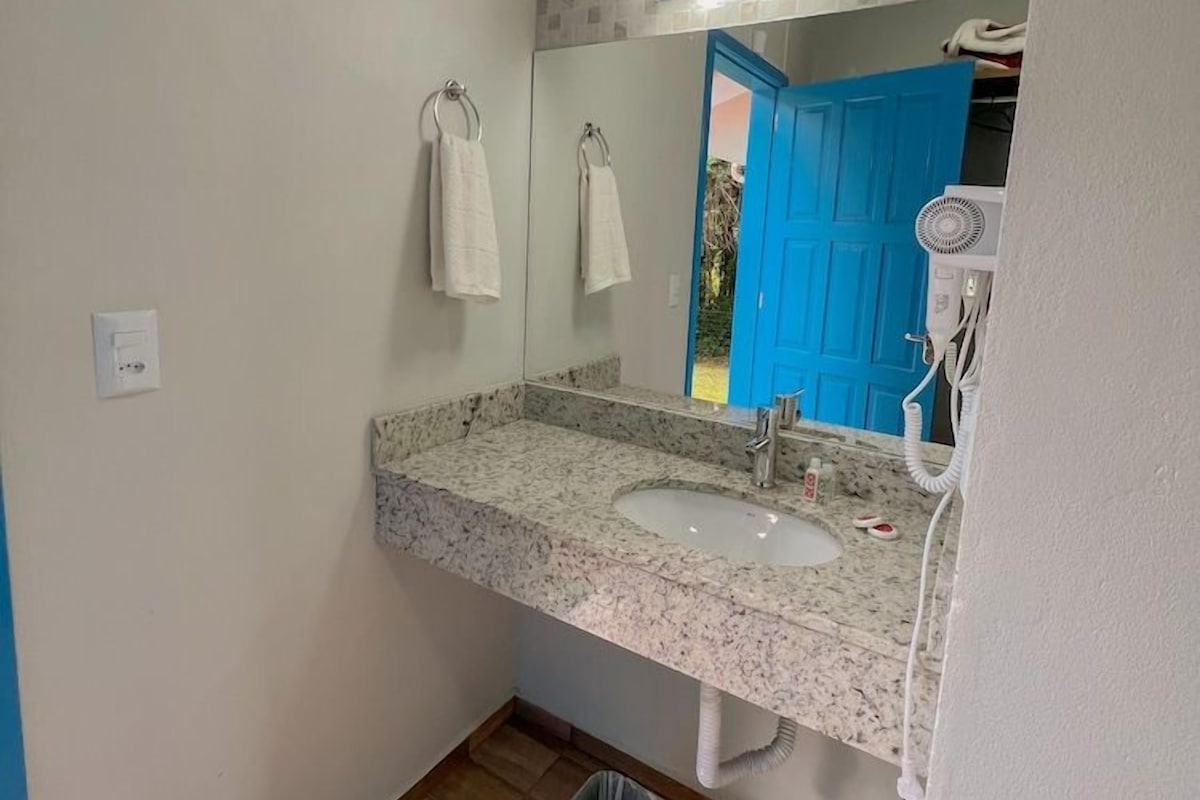 Bathroom | Separate bathtub and shower, jetted bath, hydromassage showerhead