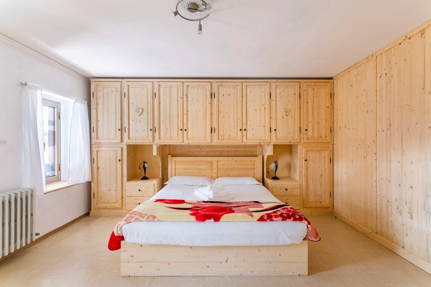 2 間睡房、可攜式嬰兒床、免費 Wi-Fi、床單