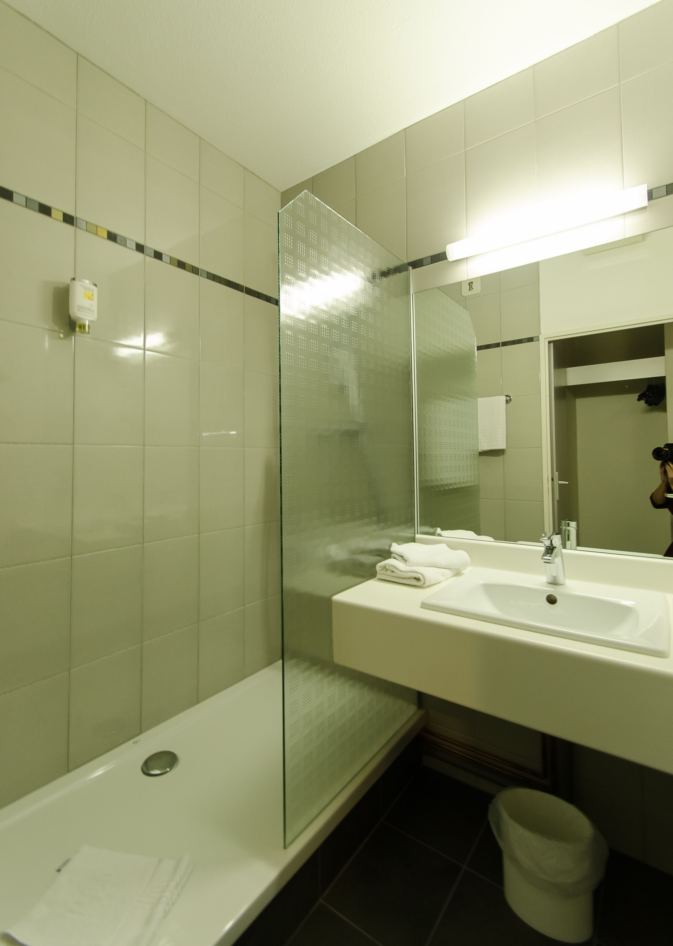 Phòng đôi hoặc 2 giường đơn Tiêu chuẩn | Phòng tắm | Vòi sen phun mưa, đồ dùng nhà tắm miễn phí, máy sấy tóc, khăn tắm 