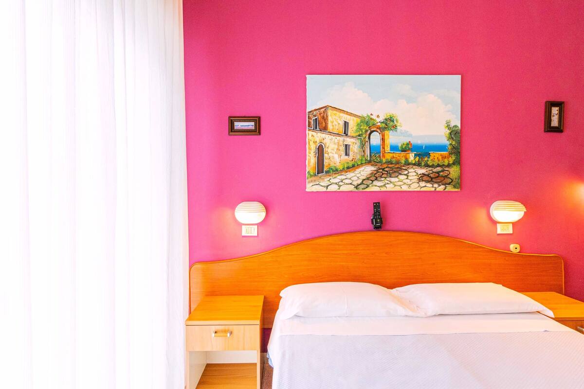 Basic Double or Twin Room | In-room safe, soundproofing, WiFi (free)