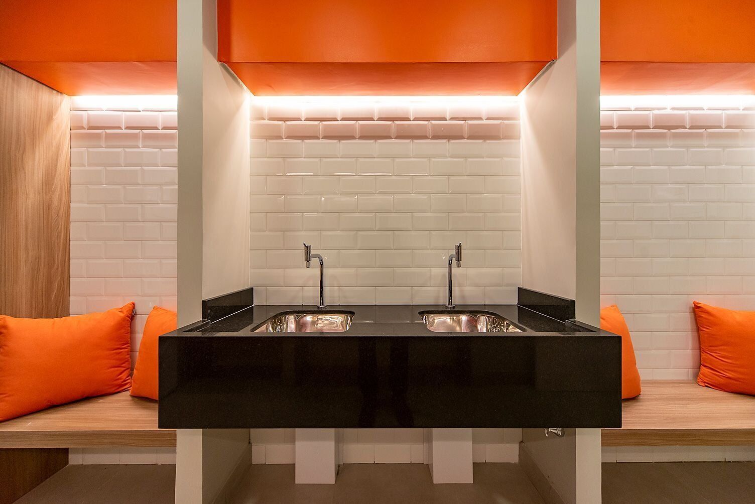 Doccia, asciugamani, carta igienica