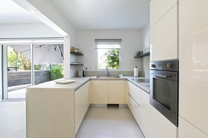 Fridge, microwave, oven, stovetop - Lagoon  (Apt1) Sea view, Garden, Terrace (Sint Maarten)