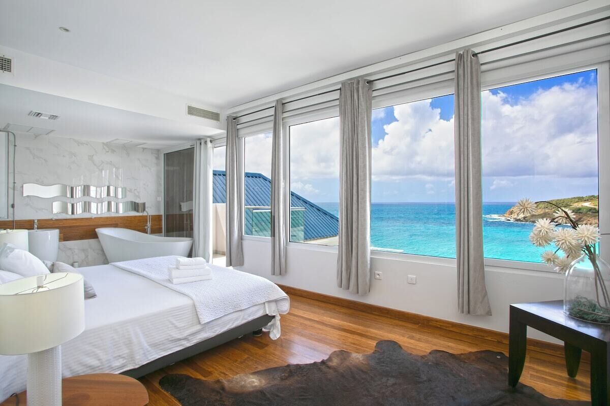 3 bedrooms, in-room safe, desk, iron/ironing board