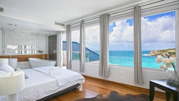 3 bedrooms, in-room safe, desk, iron/ironing board