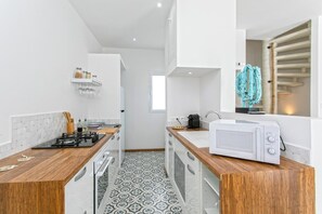 Fridge, microwave, oven, stovetop - Delight (Apt4) - Amazing Sea View # 1 bedroom (Sint Maarten)