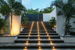 Property grounds - Garden (Apt6) Terrace & Garden, Sea View, Pool View # 2 bedrooms (Sint Maarten)