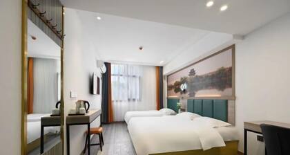 Ruining Hotel ( Xiangyang Gucheng North Street Branch)