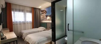 Ruining Hotel ( Xiangyang Gucheng North Street Branch)