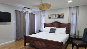 In-room safe, iron/ironing board, free WiFi, bed sheets